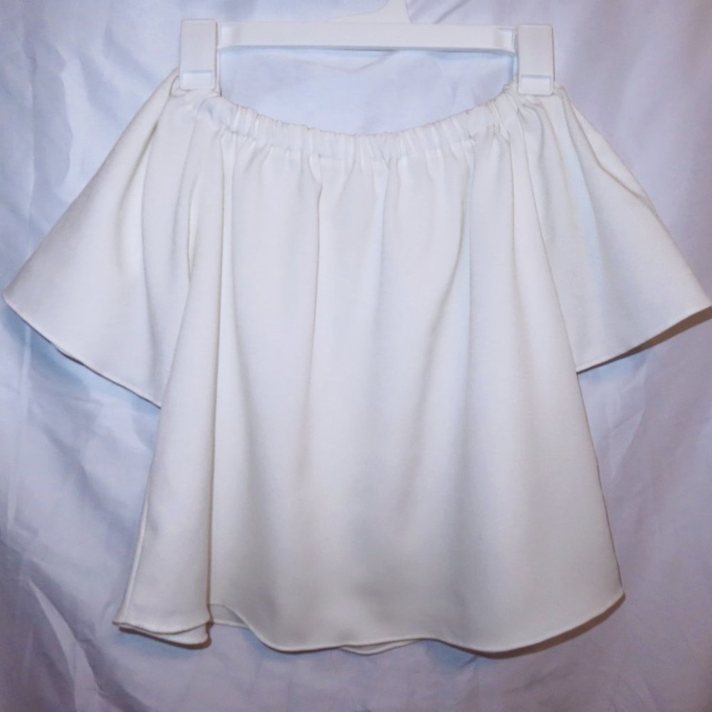 Pre-owned shoulder off - Good condition !!